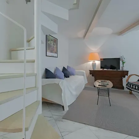 Peruzzi Apartment